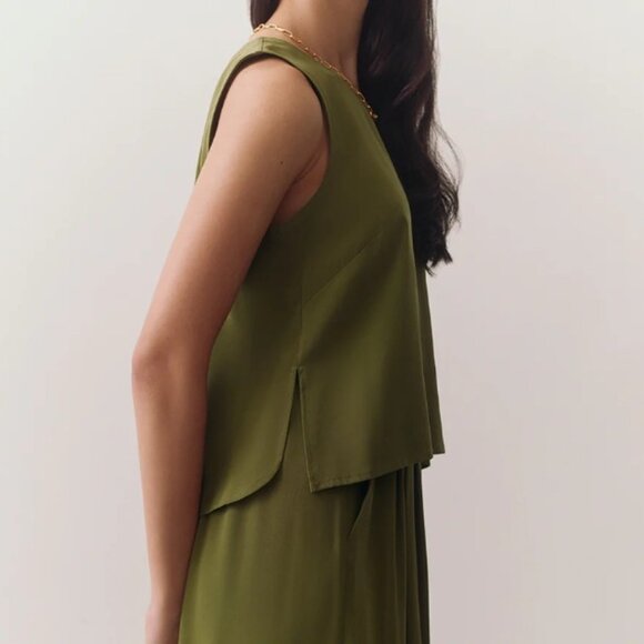 Cuyana Washable Silk Cropped Overlay Tank, Moss/Large - Picture 7 of 10